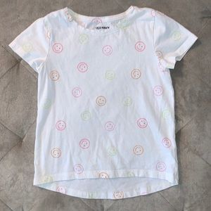 Girls Old Navy Tee size small (6-7)